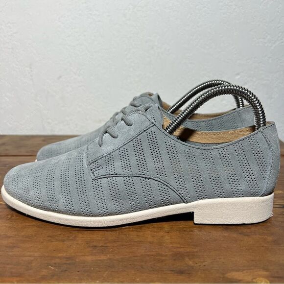 Born Passi Preforated Suede Blue Derby Shoes 7 - Picture 3 of 9